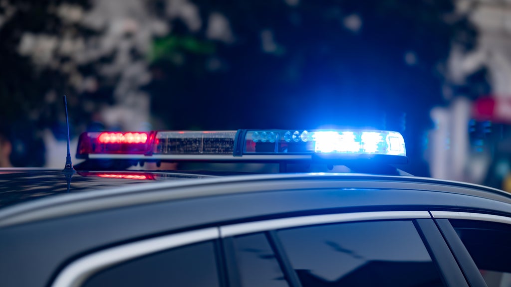 Shelter-in-place issued in Burnsville after shooting injures 1 — WCCO / CBS Minnesota, Chanhassen Community news