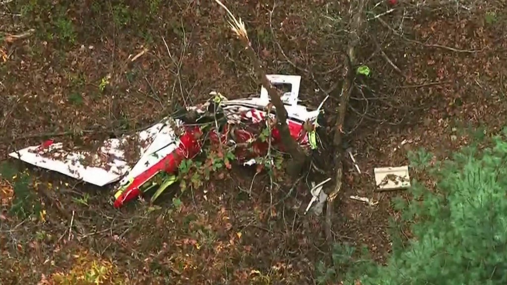 Community mourns pilot among 6 dead in Wisconsin plane crash — WCCO / CBS Minnesota, Chanhassen Dining news