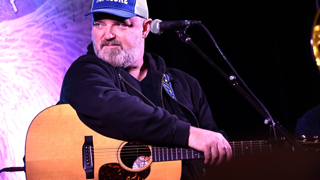 Zac Brown Band founding member raising awareness of ALS with "Hop on a Cure" nonprofit — WCCO / CBS Minnesota, Chanhassen Community news