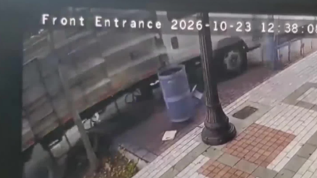 Landscaping truck crashes into bus bench, 3 North Miami businesses, sending 2 passengers to the hospital — CBS Miami, Chanhassen Real Estate news