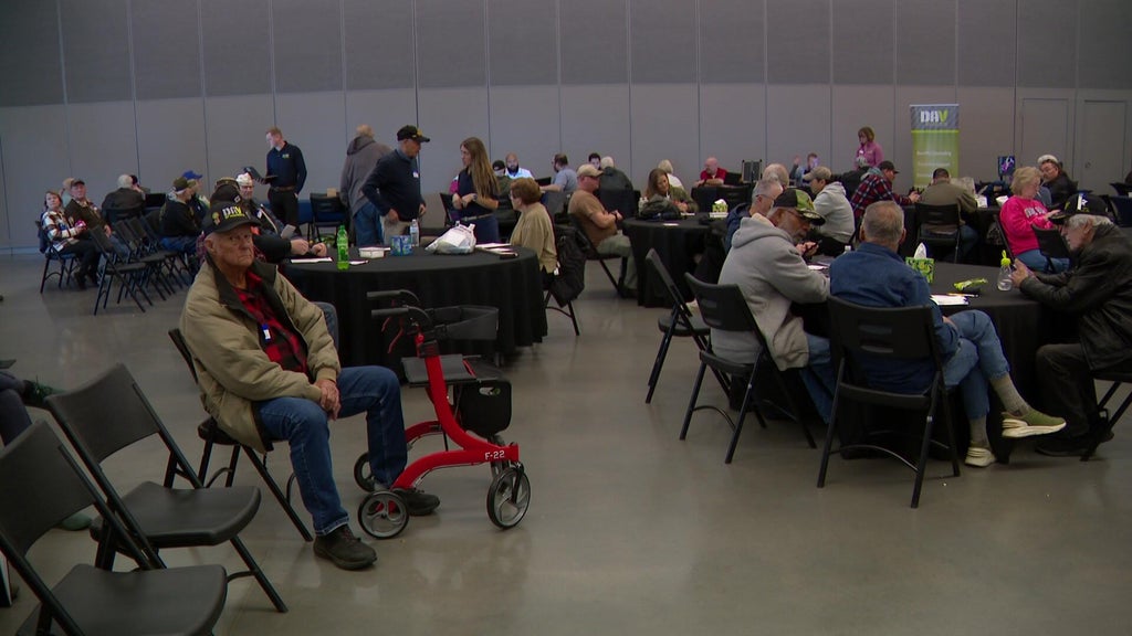 Minnesota veterans receiving claims assistance, health exams at clinic — WCCO / CBS Minnesota, Chanhassen Arts news