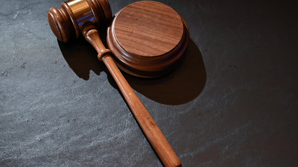 Man tried to pull woman out of her St. Paul apartment window, charges say — WCCO / CBS Minnesota, Chanhassen Health news