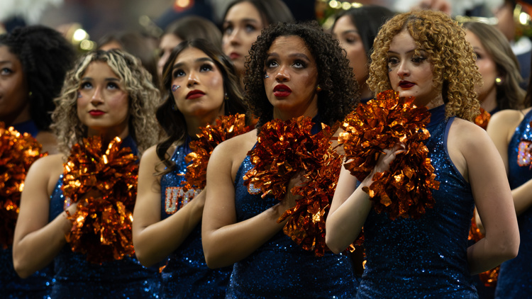 Here's what we know about the service member who fell at the UTSA football game — KHOU 11 (Houston), Chanhassen Sports news