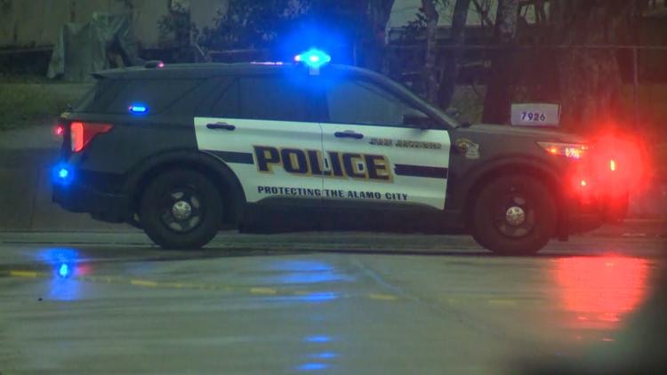 Driver arrested on DWI charge after running red light and crashing into car, police say — KENS 5 (San Antonio), Chanhassen Health news