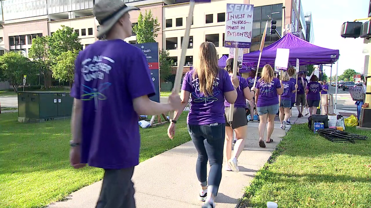 Allina hospice nurses announce tentative agreement for first union contract — FOX 9, Chanhassen Health news